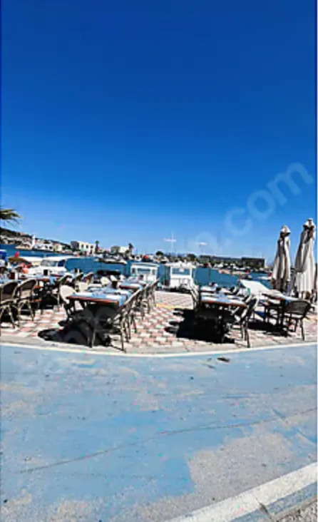 Yenifoça Liman'da Denize Sıfır(Otel&restoran)satılık Taş Bina