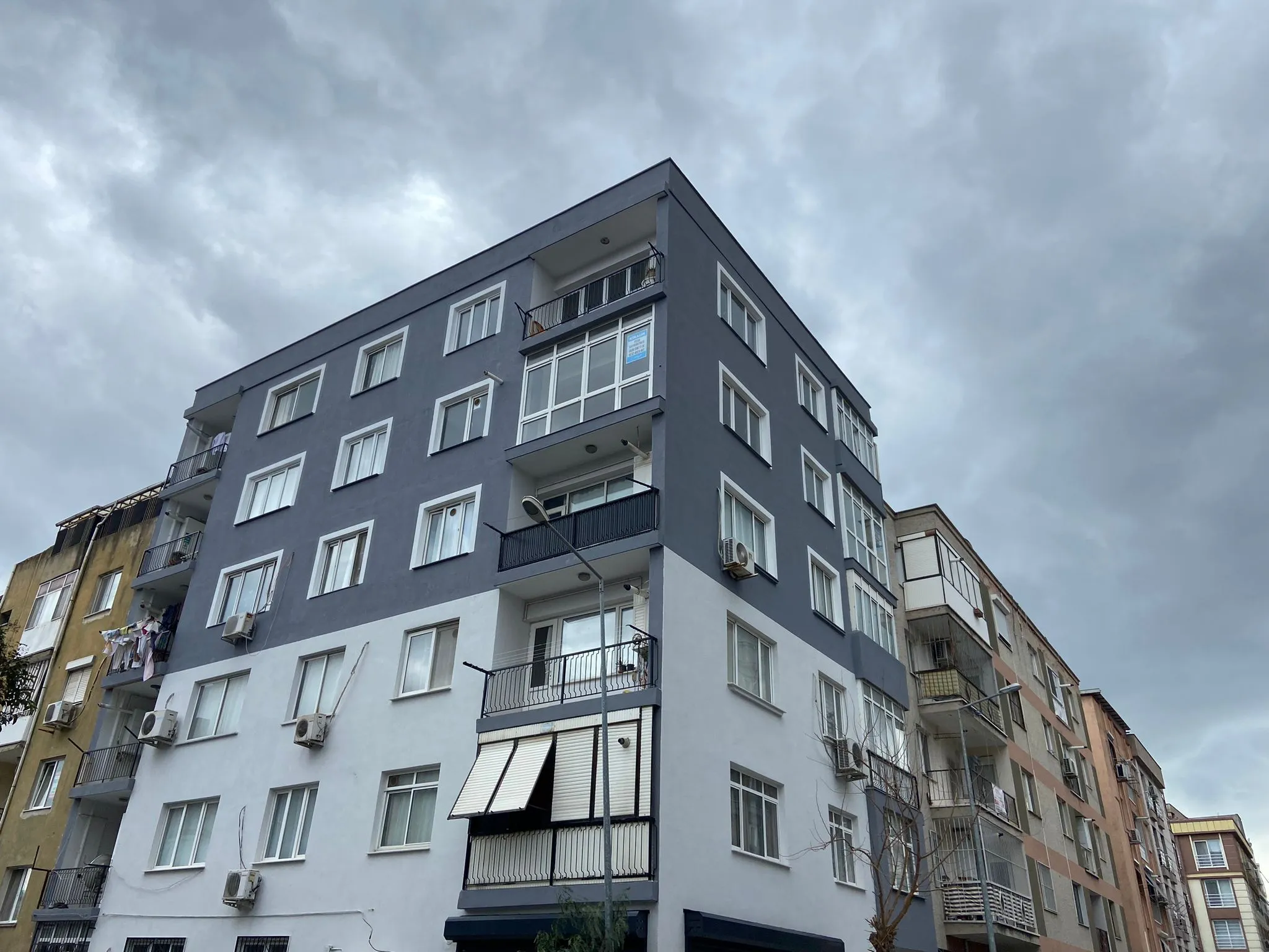 Evka-3 Metro,ege Üni. & Hastane Yürüme Mesafesinde Satılık 3+1