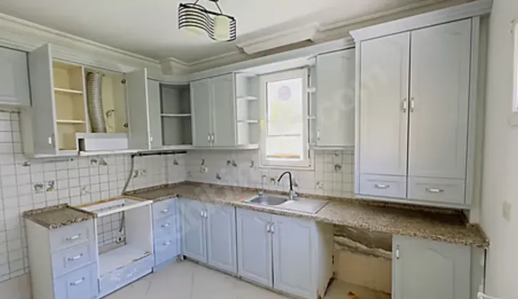 Yeni Foça Yat limanı yürüme mesafesi Satılık Tripleks 4+1 yazlık