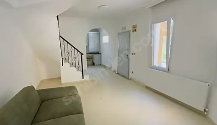 Yeni Foça Yat limanı yürüme mesafesi Satılık Tripleks 4+1 yazlık