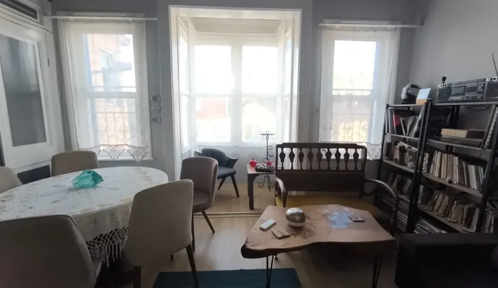 Konak Tuzcu Mahallesi'nde Tarihi Rum Evi, Cumbalı 3+1