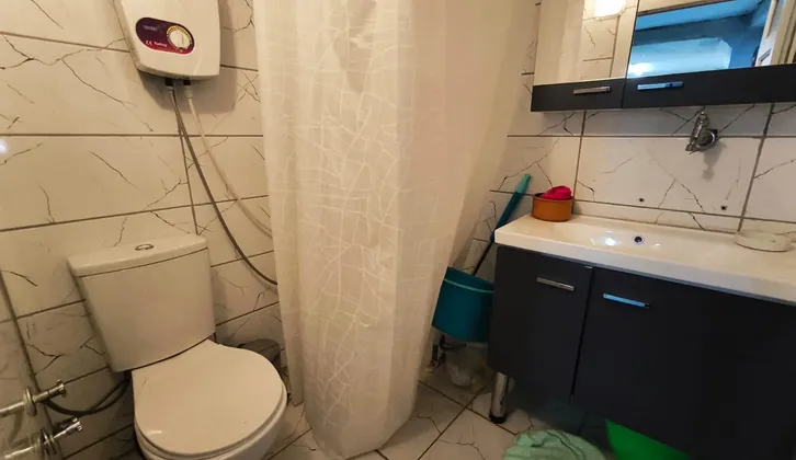 Konak Tuzcu Mahallesi'nde Tarihi Rum Evi, Cumbalı 3+1