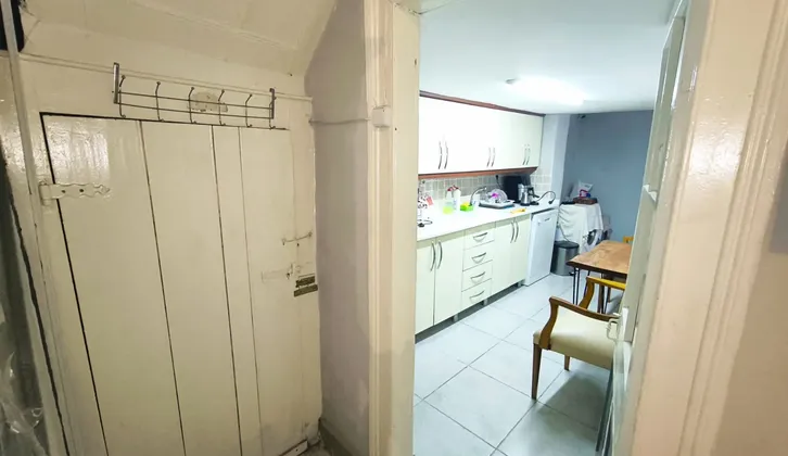 Konak Tuzcu Mahallesi'nde Tarihi Rum Evi, Cumbalı 3+1