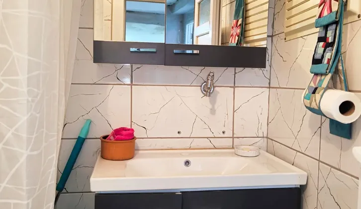 Konak Tuzcu Mahallesi'nde Tarihi Rum Evi, Cumbalı 3+1