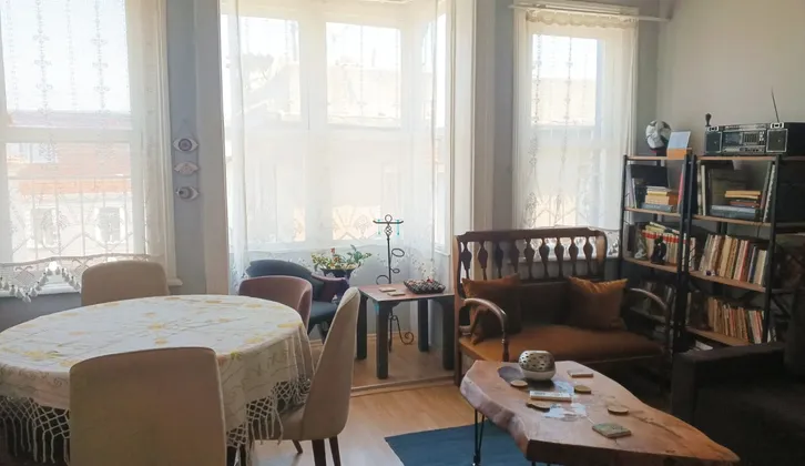 Konak Tuzcu Mahallesi'nde Tarihi Rum Evi, Cumbalı 3+1