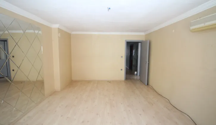 Doğalgazlı Otoparklı Tadilatlı Bakımlı Geniş Ferah 3+1 Daire