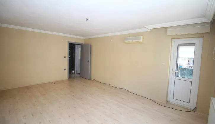 Doğalgazlı Otoparklı Tadilatlı Bakımlı Geniş Ferah 3+1 Daire