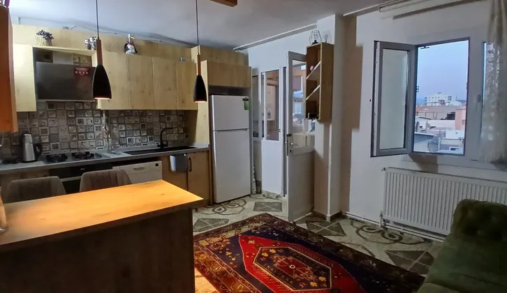 Buca Yenigün'de 3 Cepheli, Kış Bahçeli 2+1 Satılık Daire