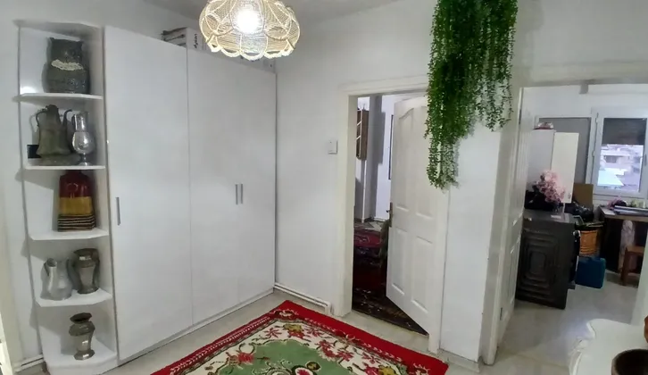 Buca Yenigün'de 3 Cepheli, Kış Bahçeli 2+1 Satılık Daire
