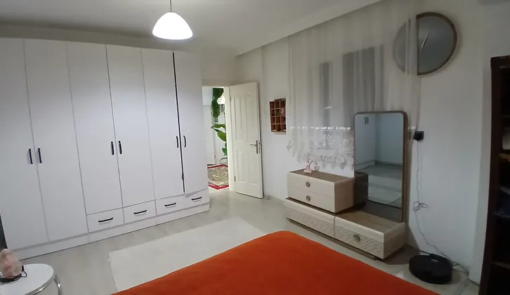 Buca Yenigün'de 3 Cepheli, Kış Bahçeli 2+1 Satılık Daire