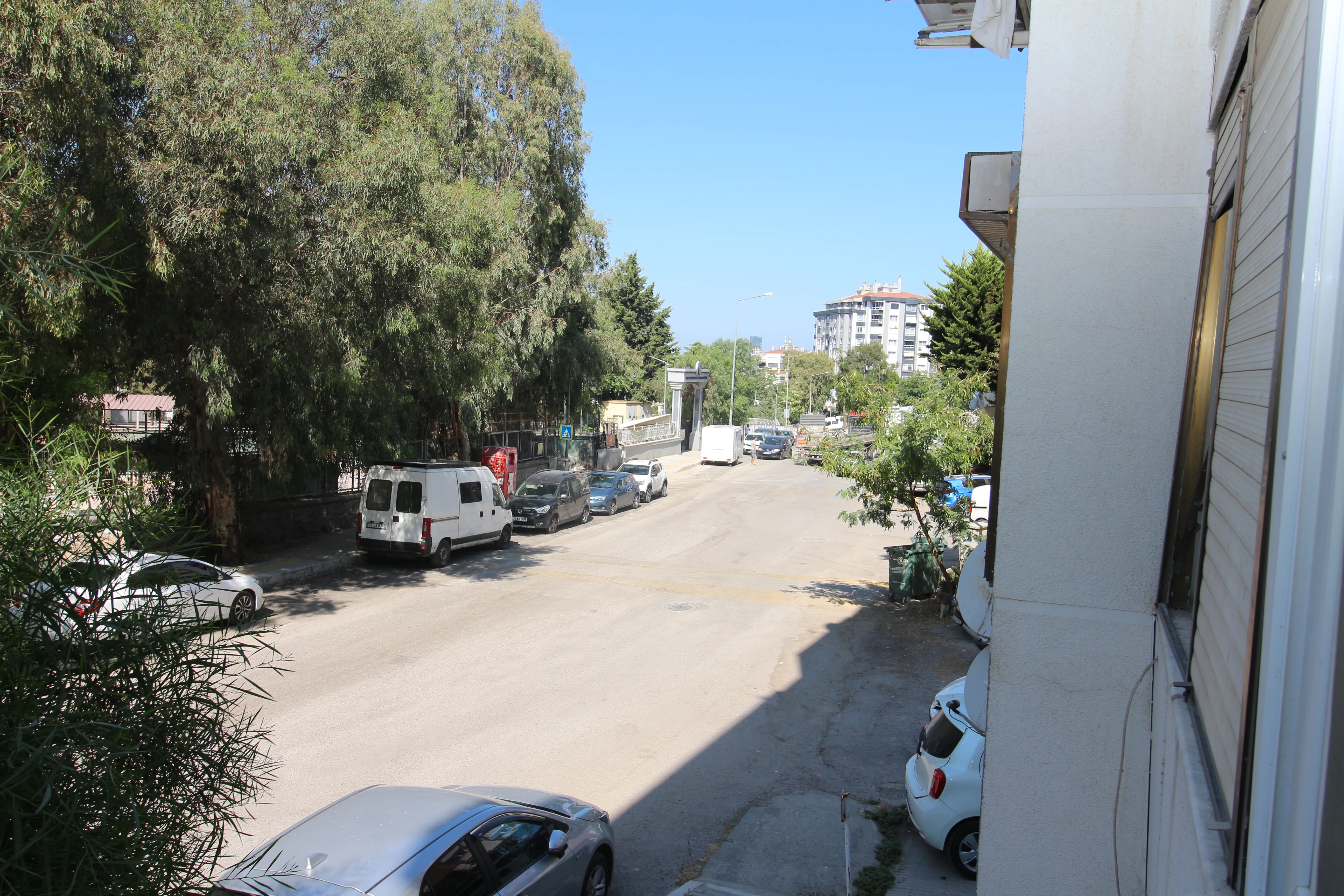 Basınsitesi Mah. Göztepe Metro Yakını Doğalgazlı Bakımlı 2+1
