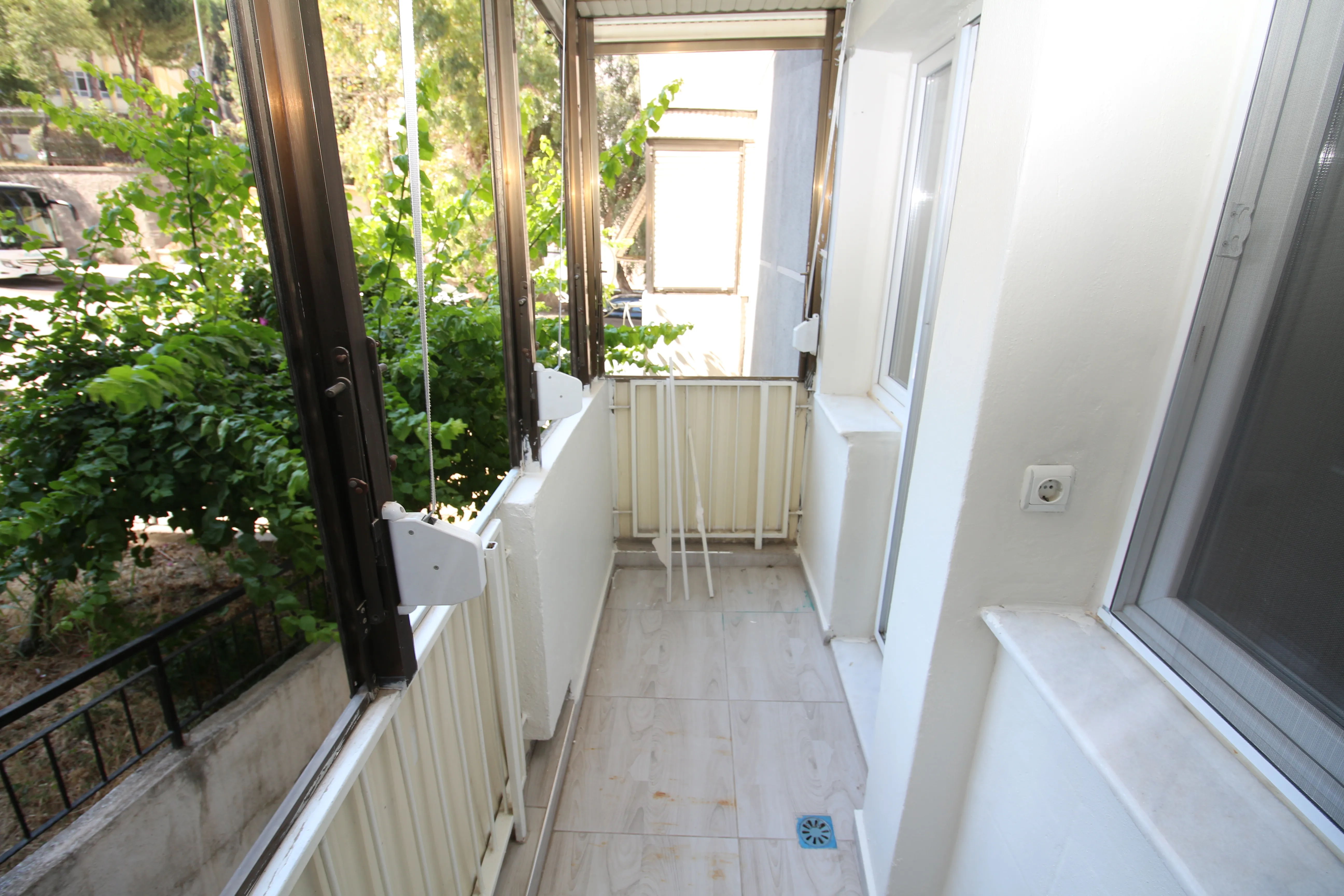 Basınsitesi Mah. Göztepe Metro Yakını Doğalgazlı Bakımlı 2+1