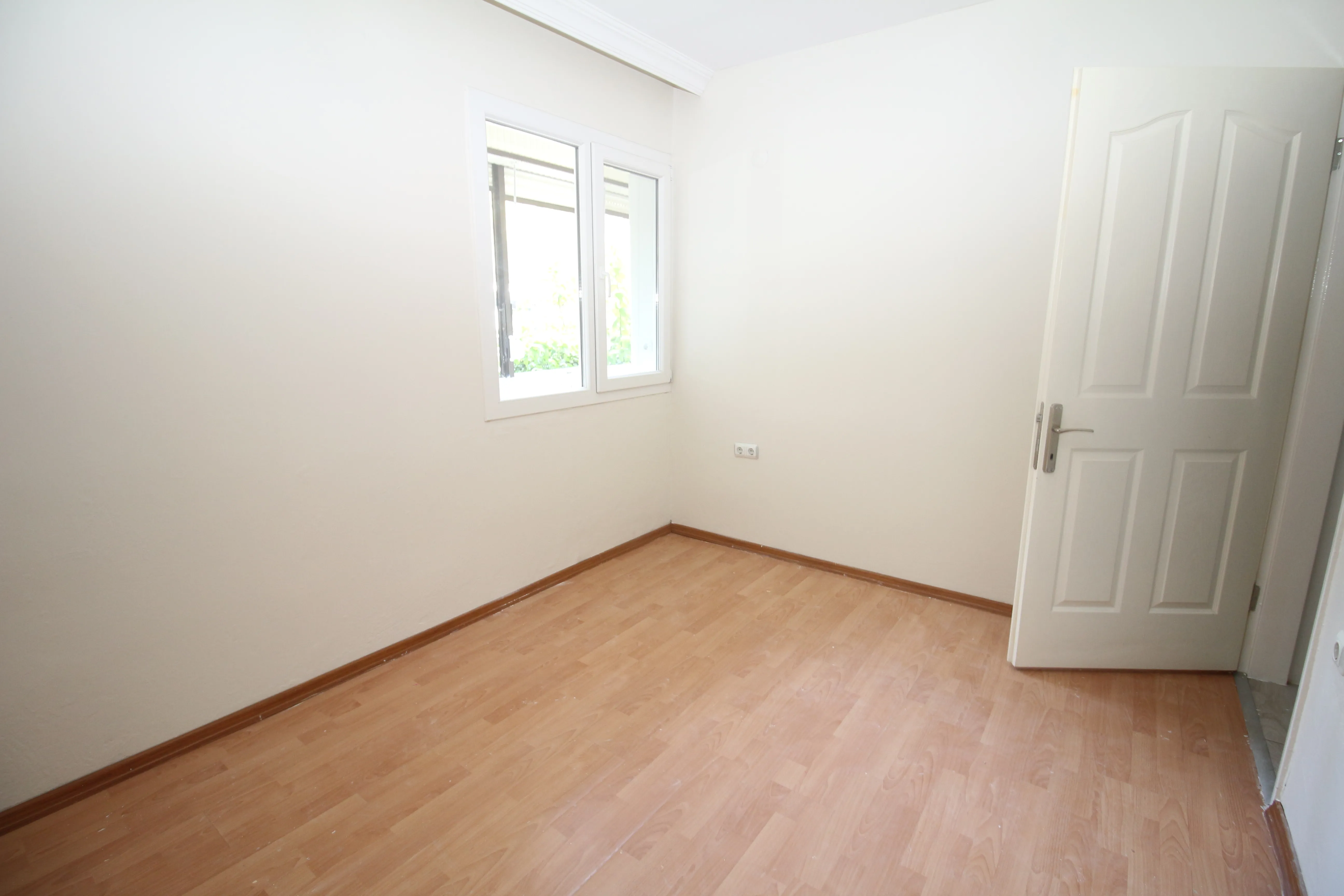 Basınsitesi Mah. Göztepe Metro Yakını Doğalgazlı Bakımlı 2+1