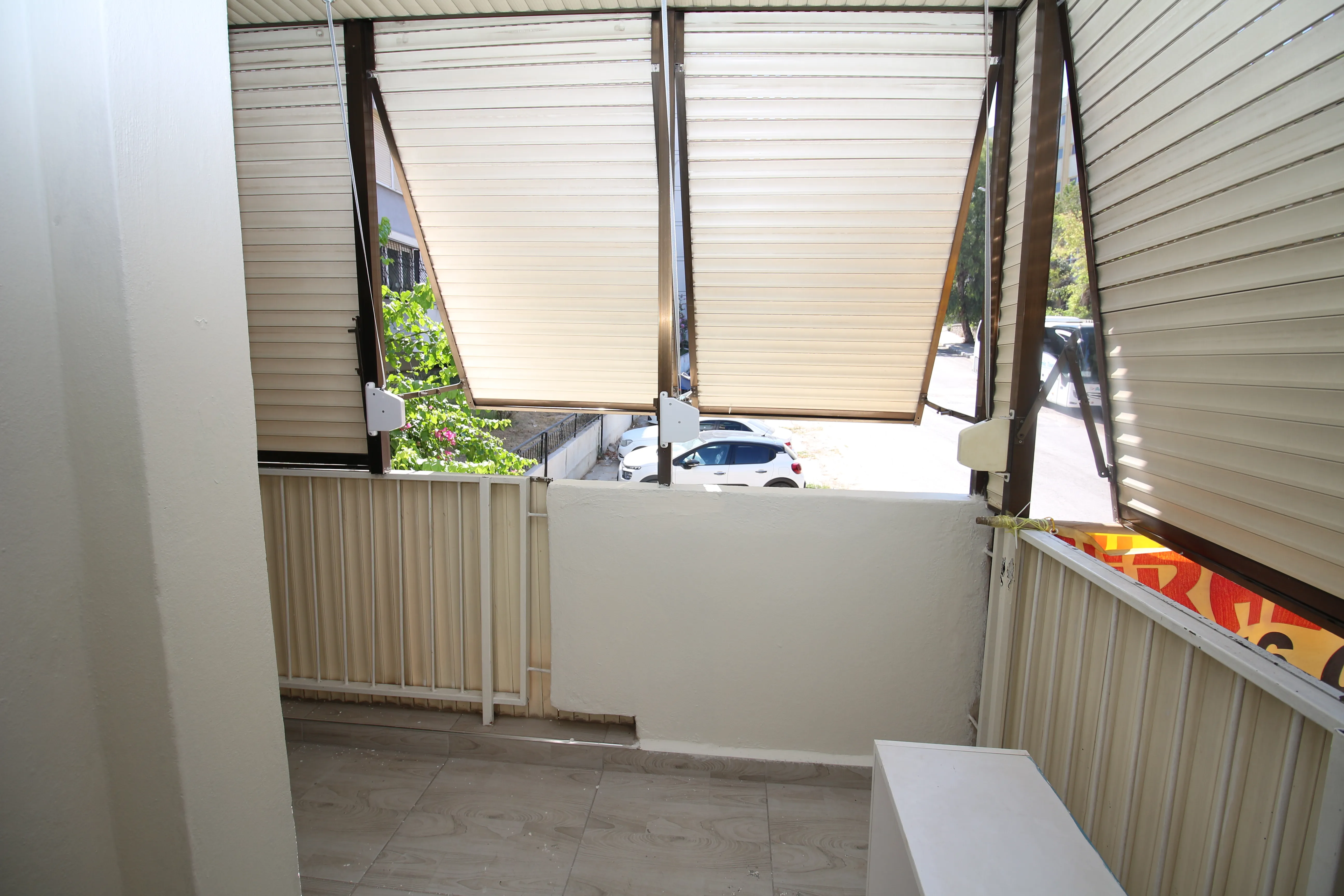 Basınsitesi Mah. Göztepe Metro Yakını Doğalgazlı Bakımlı 2+1