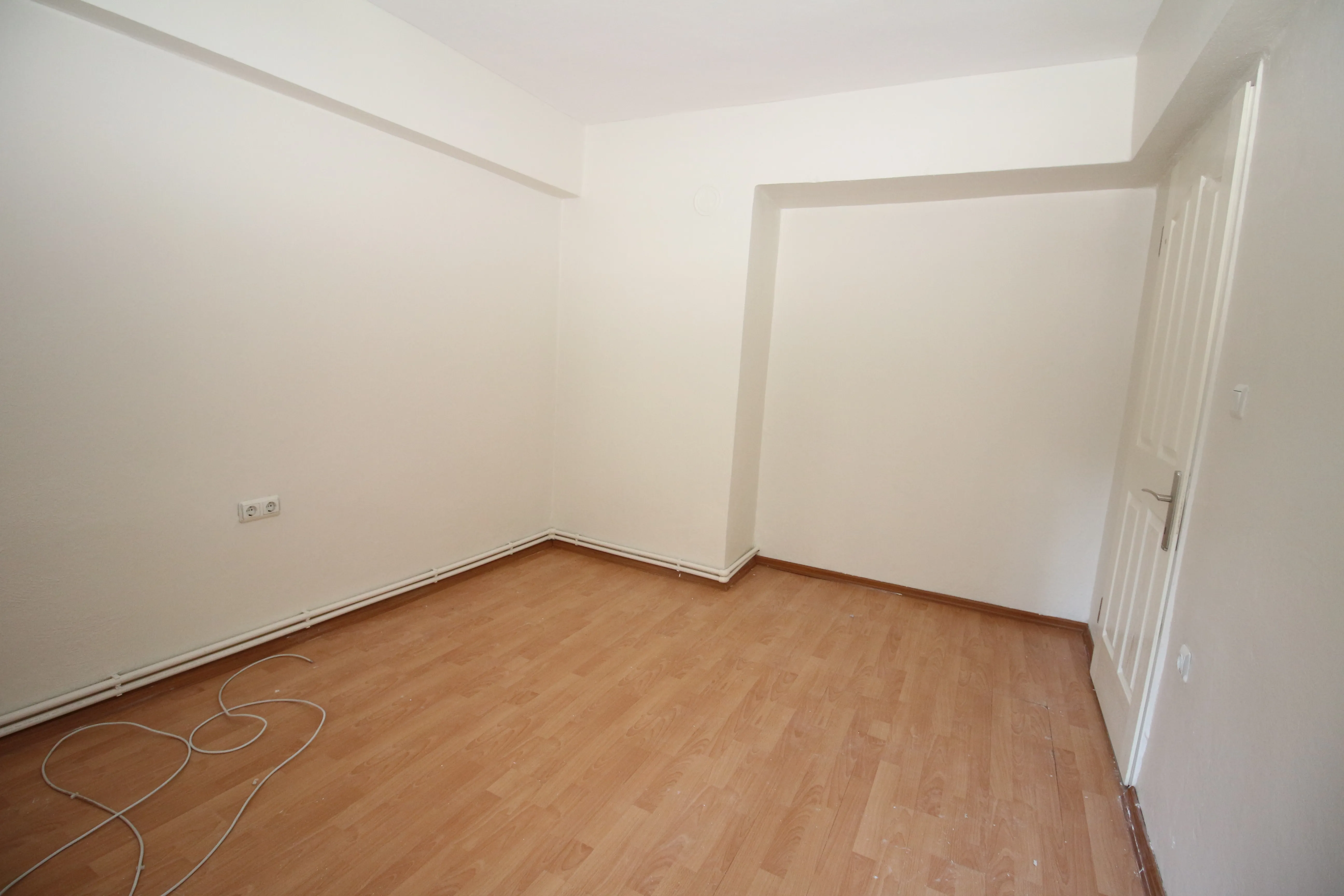 Basınsitesi Mah. Göztepe Metro Yakını Doğalgazlı Bakımlı 2+1
