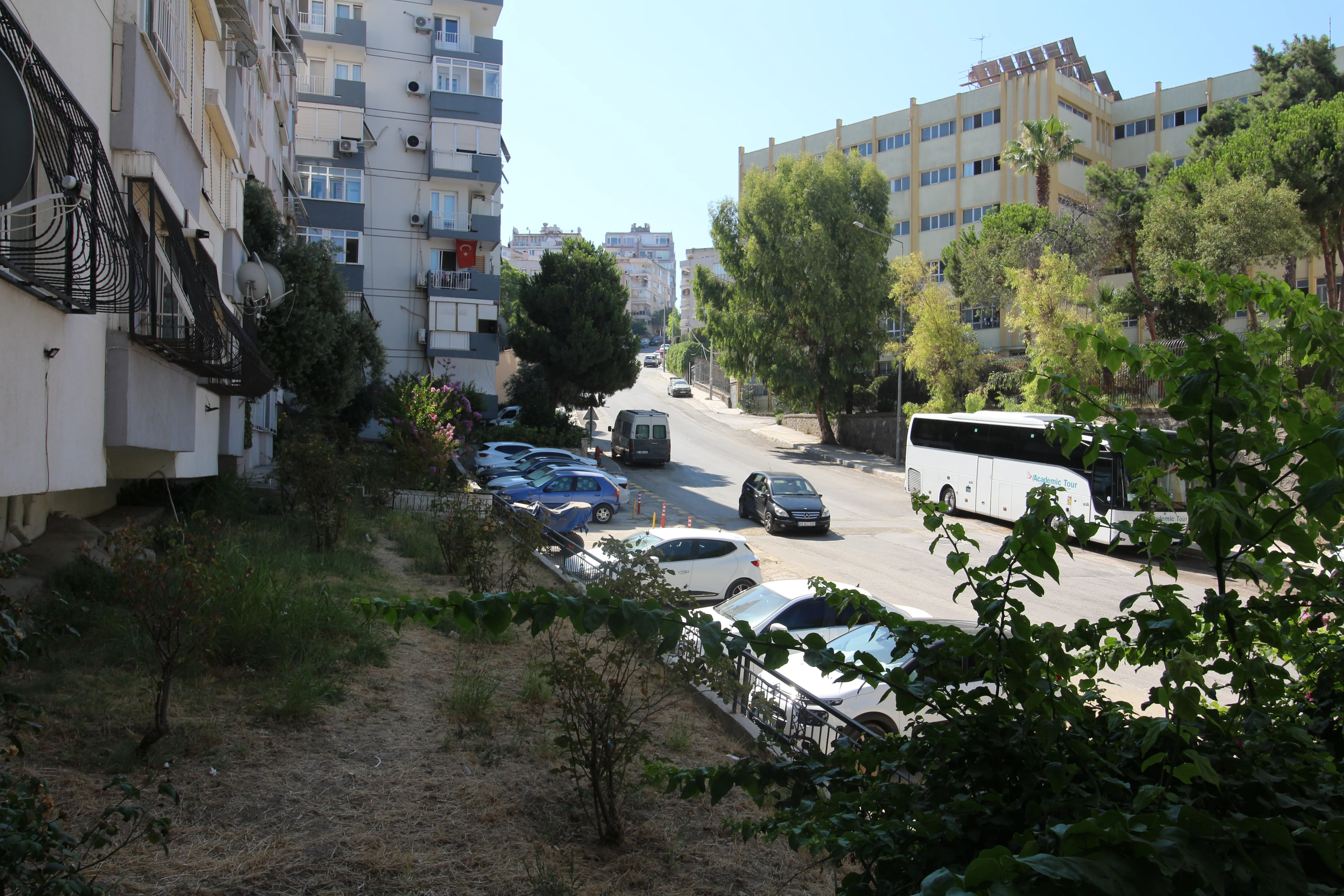 Basınsitesi Mah. Göztepe Metro Yakını Doğalgazlı Bakımlı 2+1