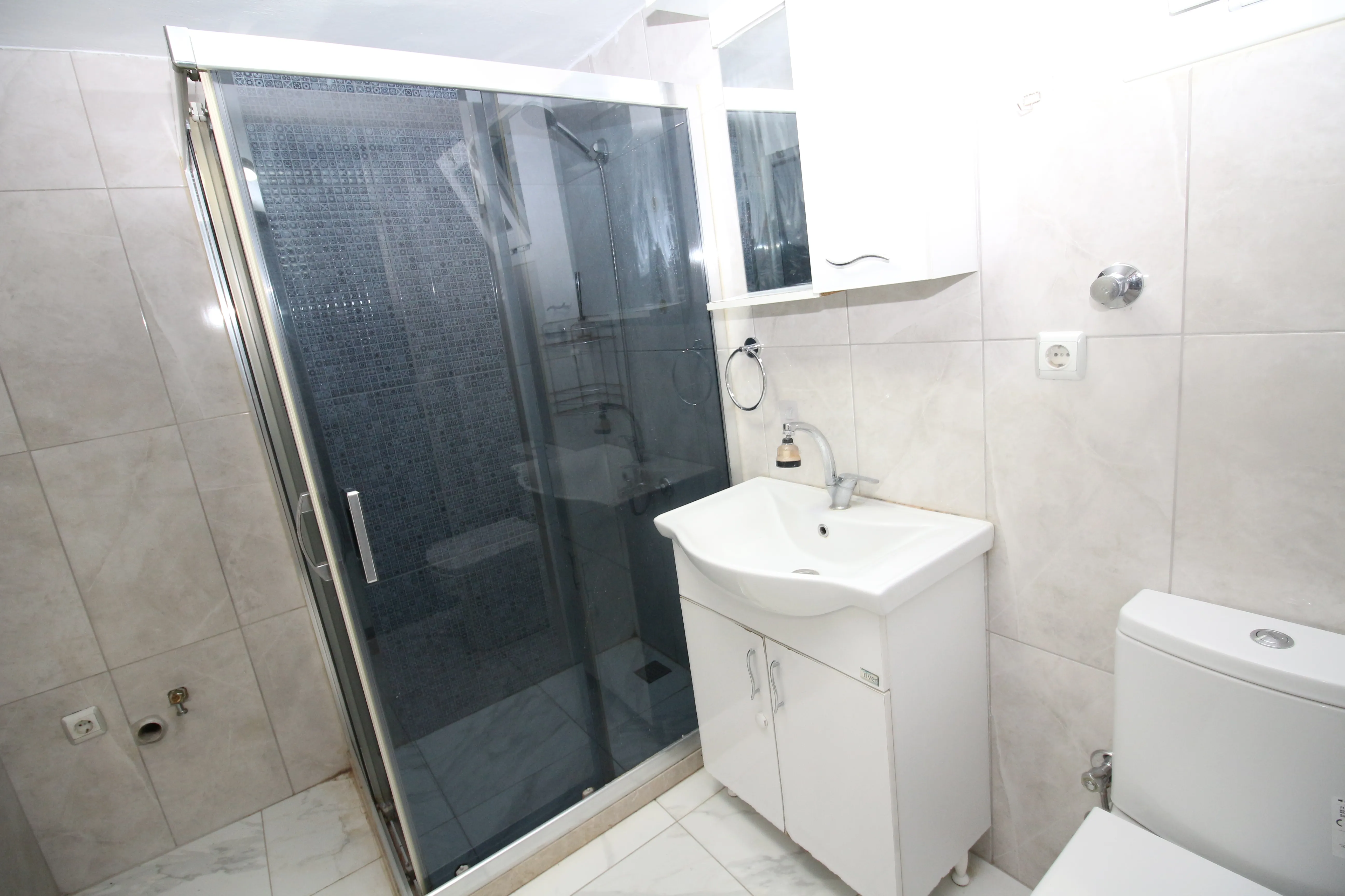 Basınsitesi Mah. Göztepe Metro Yakını Doğalgazlı Bakımlı 2+1