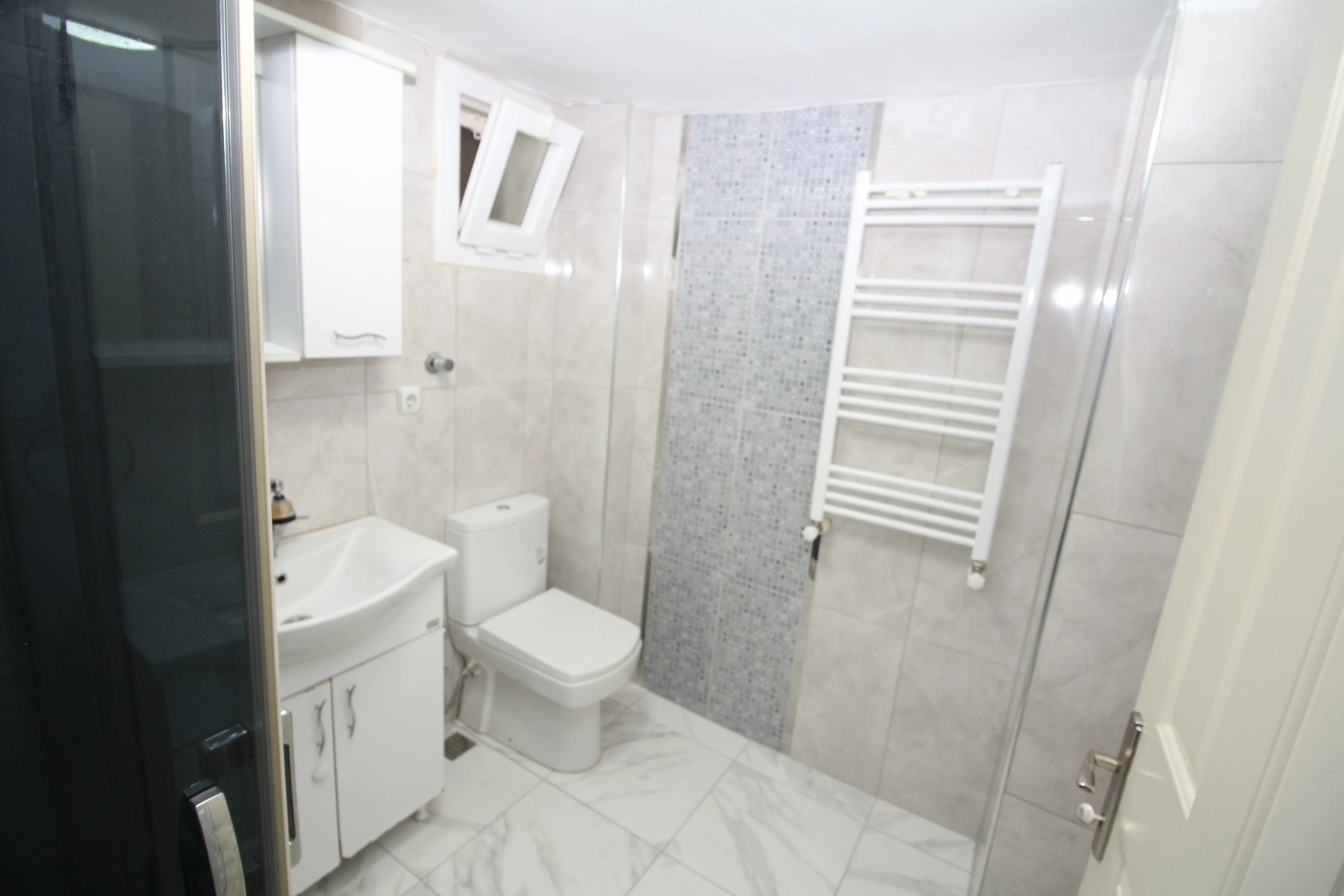 Basınsitesi Mah. Göztepe Metro Yakını Doğalgazlı Bakımlı 2+1