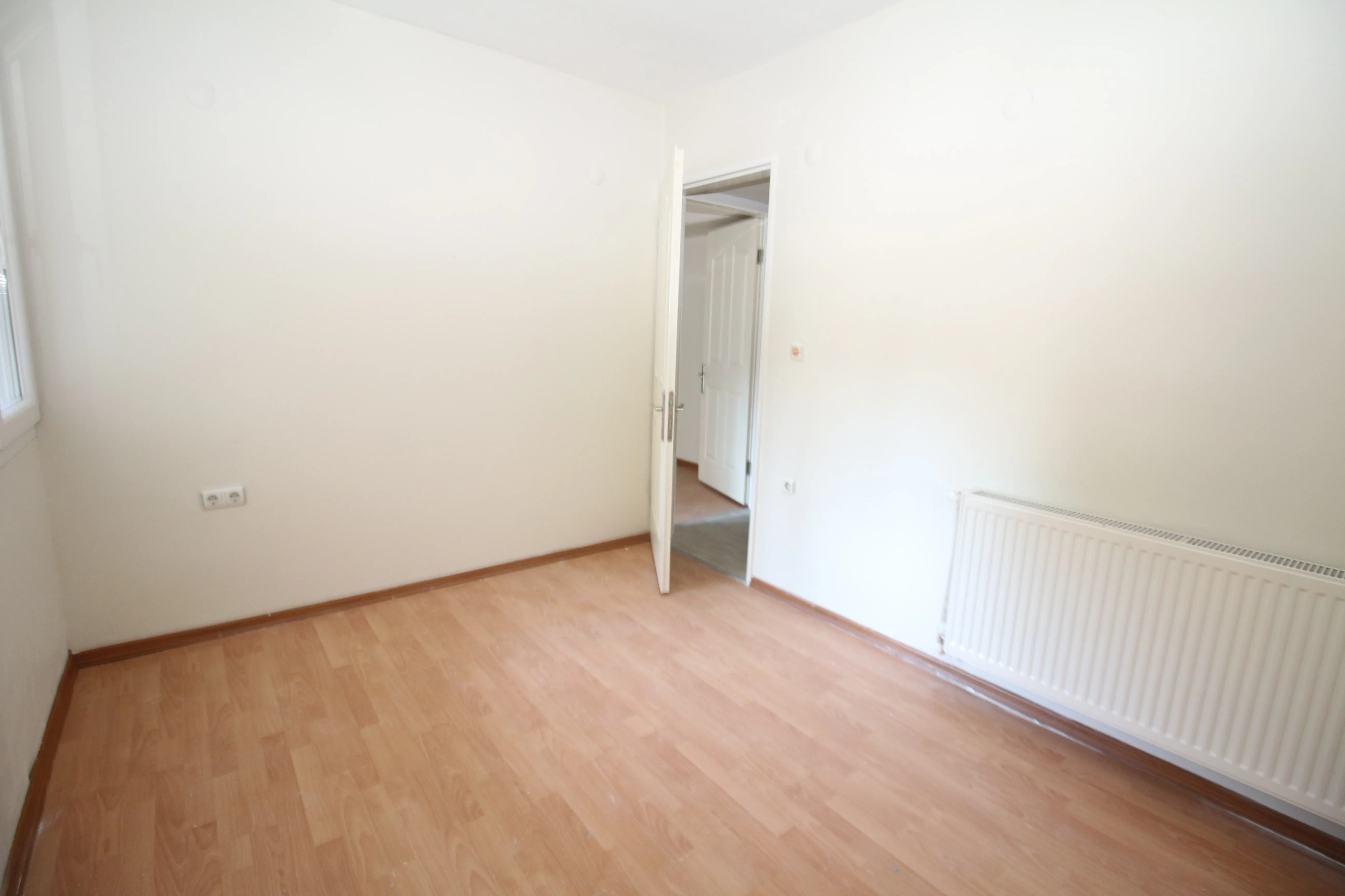 Basınsitesi Mah. Göztepe Metro Yakını Doğalgazlı Bakımlı 2+1