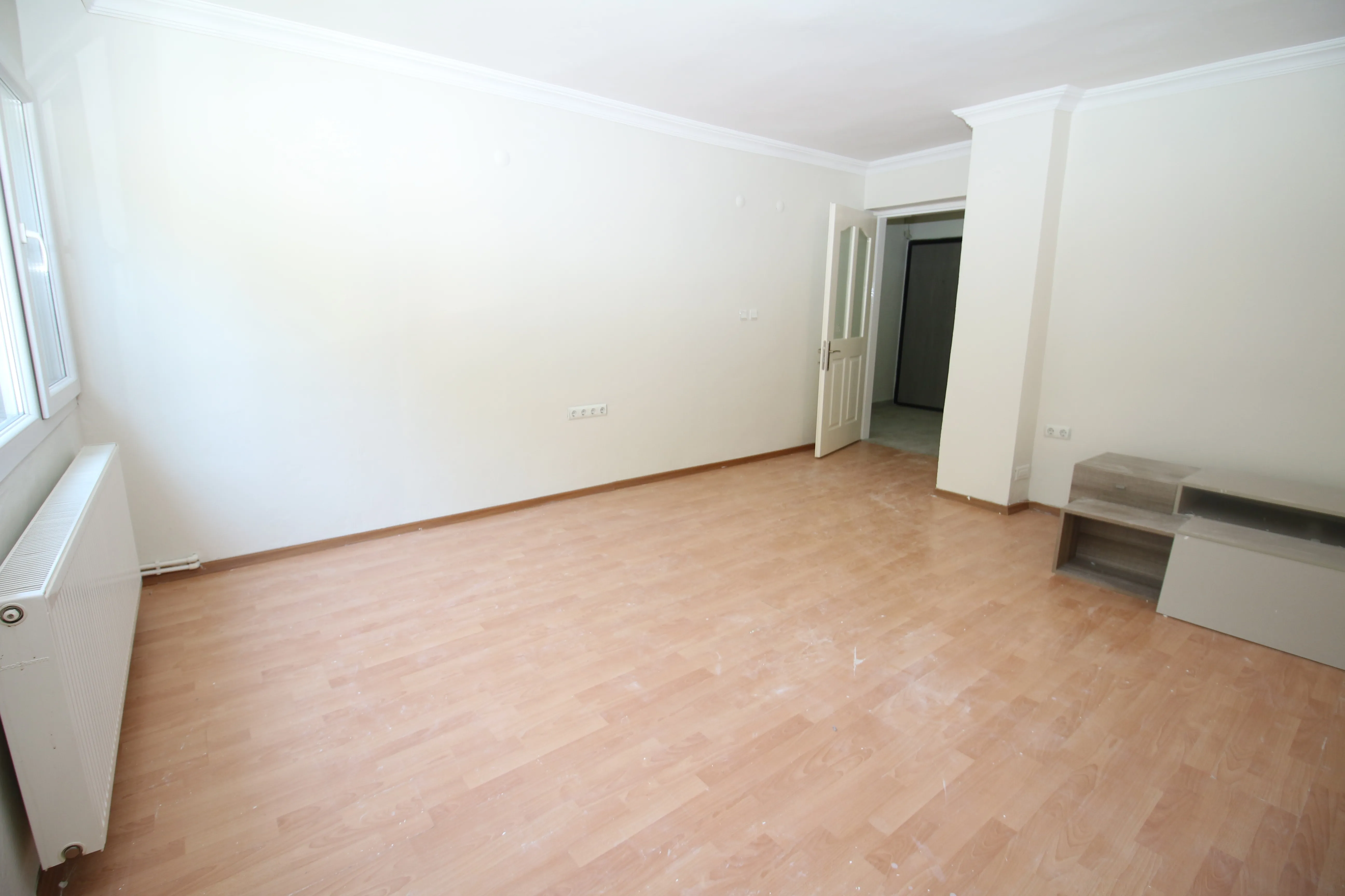 Basınsitesi Mah. Göztepe Metro Yakını Doğalgazlı Bakımlı 2+1