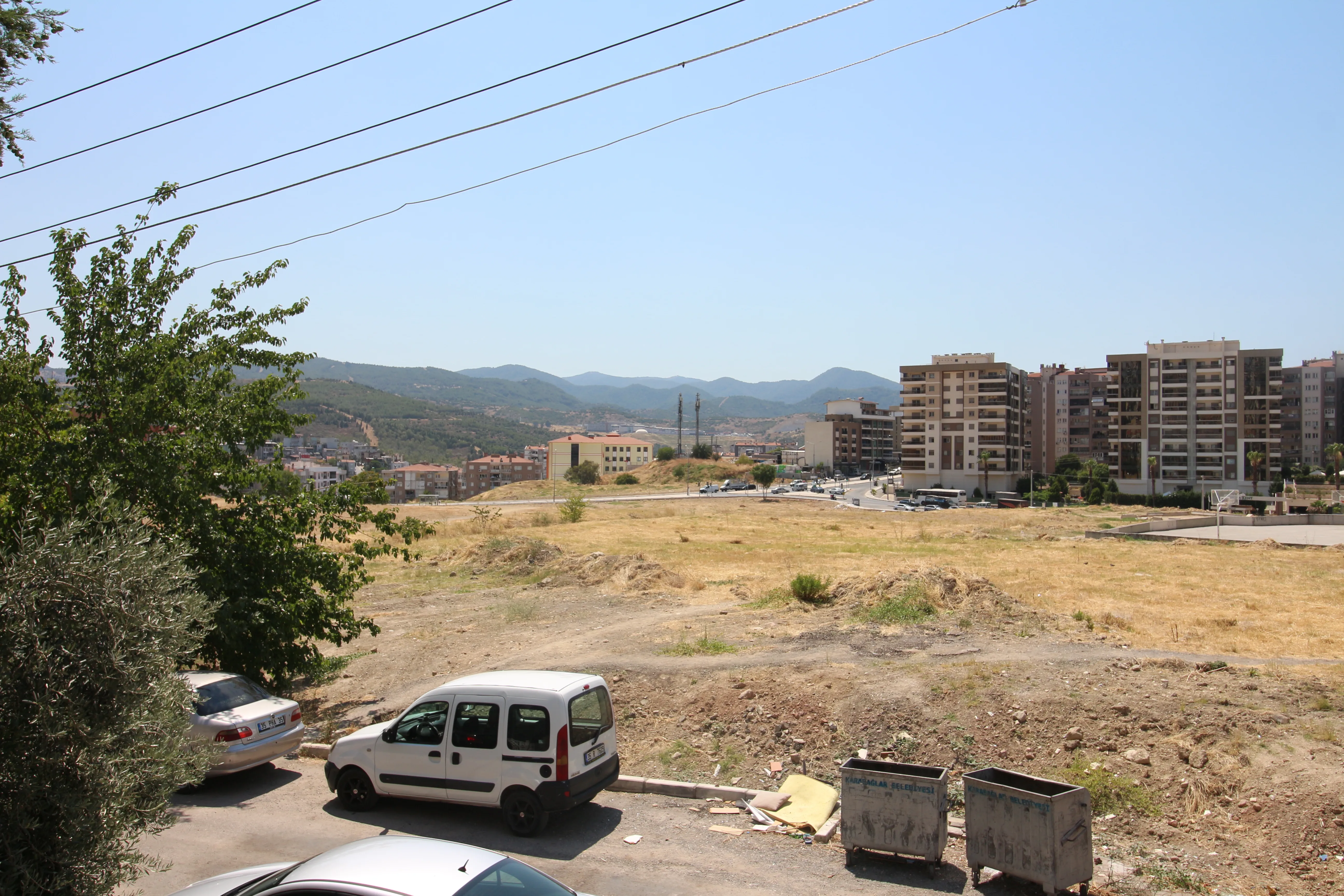 Vatan Mah. Ferah Önü Açık Otoparklı Arakat