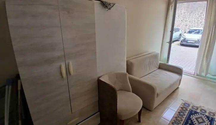 Bornova EVKA3'te Eşyalı 1+0 Stüdyo Daire (Site İçinde)