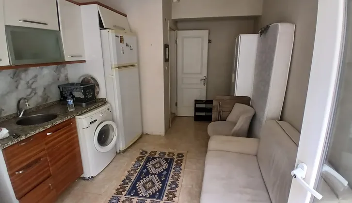 Bornova EVKA3'te Eşyalı 1+0 Stüdyo Daire (Site İçinde)
