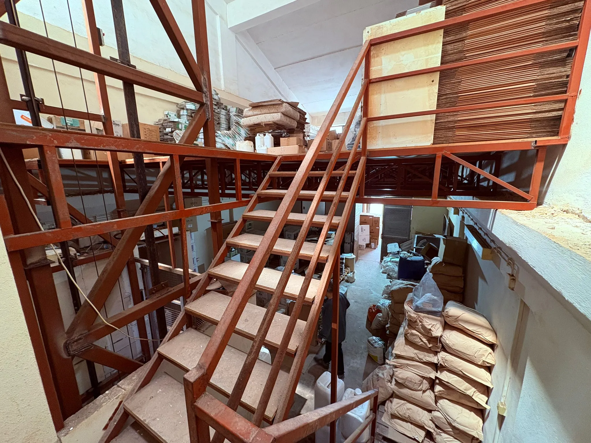 1 Hafta Özel Fiyat Aykoop 2'de Satılık 200m² Depolu Dükkan